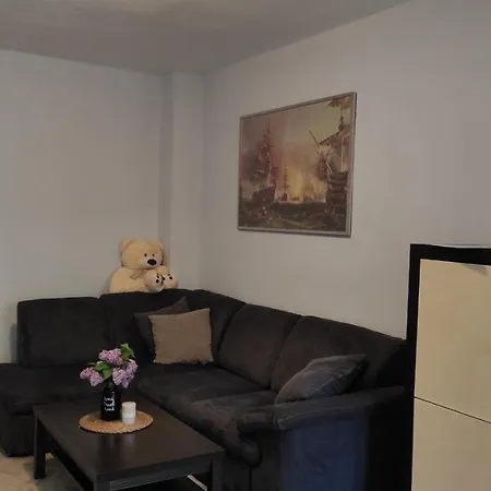 Lazur Karlovo 8 Street Free Parking Бургас