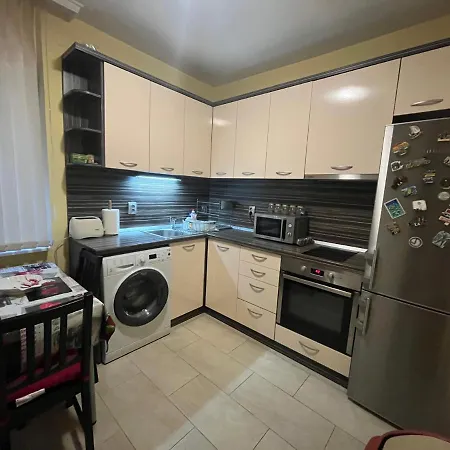 Апартаменты Lazur Karlovo 8 Street Free Parking *